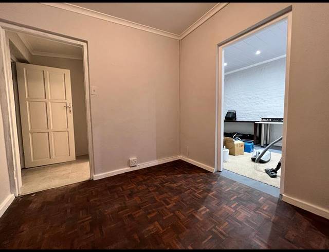 1 BEDROOM APARTMENT TO LET IN TOWNSEND ESTATE